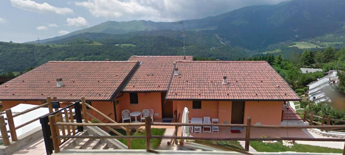 Ferrara di Monte Baldo Casa Vacanze Rosalba מראה חיצוני תמונה