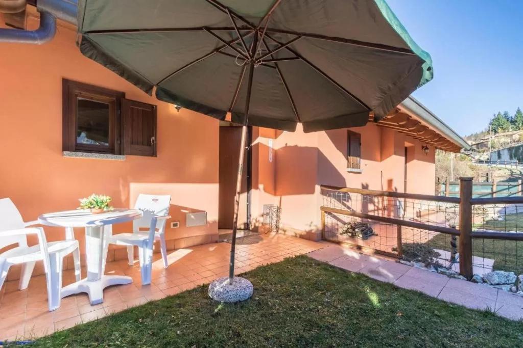 Ferrara di Monte Baldo Casa Vacanze Rosalba מראה חיצוני תמונה